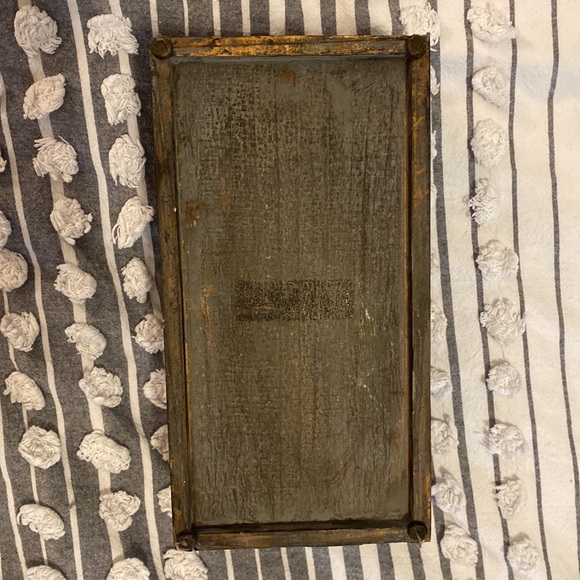 Gray distressed wood organizer box - Picture 5 of 5